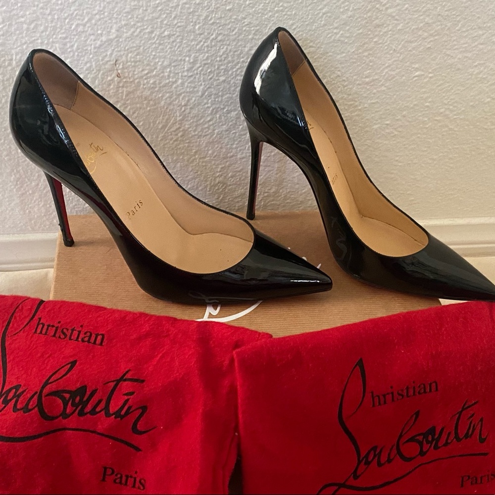 Christian Louboutin Decollette 554 100mm Black Patent Leather Pump 37.5